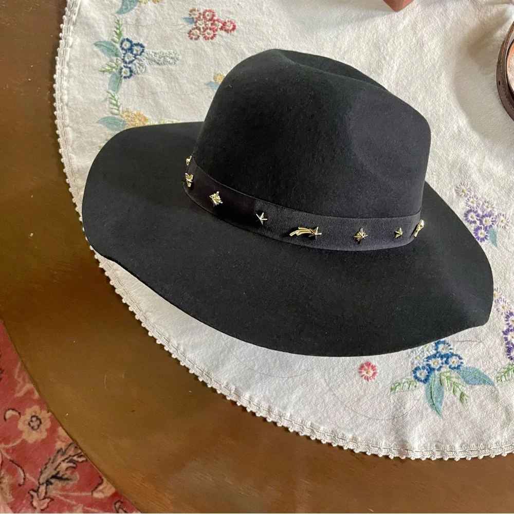 Lucky Brand  Gold Charm Ranger Hat. 100% Wool. Black w/ Black Ribbon. One Size